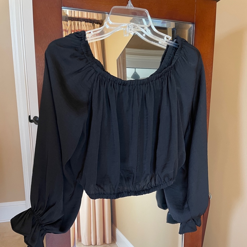 Black She and Sky Top